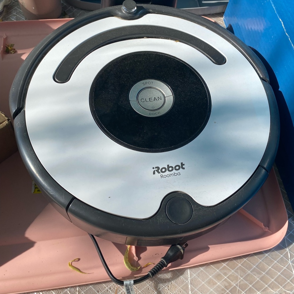 Roomba Black and White Vacuum Cleaner